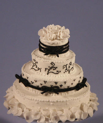 Black & White Wedding Cake 1:12